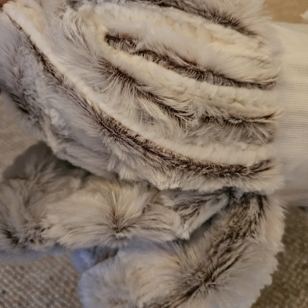 Royal Luxe Reversible Micromink Faux Sherpa Tie Dye Throw NWT